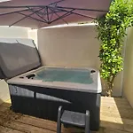 Maison 3 Etoiles A 50m Plages Iles Nature Piscine Chauffee Jacuzzi Prive Wifi בית נופש