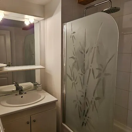 Maison 3 Etoiles A 50m Plages Iles Nature Piscine Chauffee Jacuzzi Prive Wifi Holiday home Le Port-des-Barques