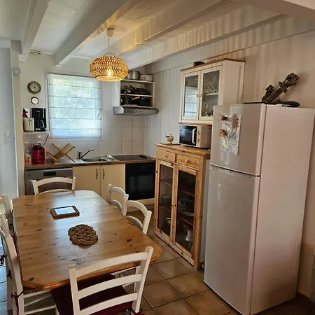Hébergement de vacances Maison 3 étoiles à 50m Plages îles Nature Piscine Chauffée Jacuzzi Privé Wifi *