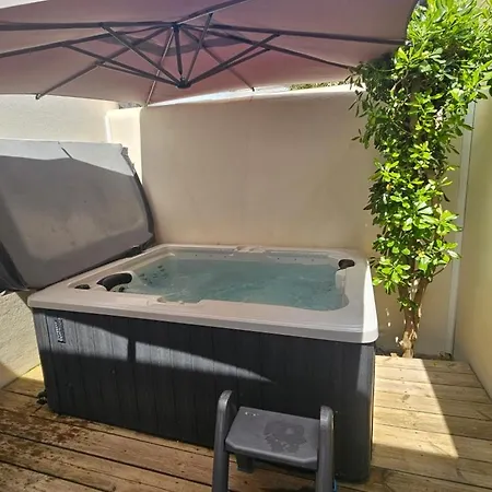 Maison 3 étoiles à 50m Plages îles Nature Piscine Chauffée Jacuzzi Privé Wifi Casa vacanze